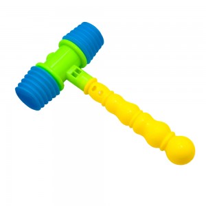 Ciocan din plastic